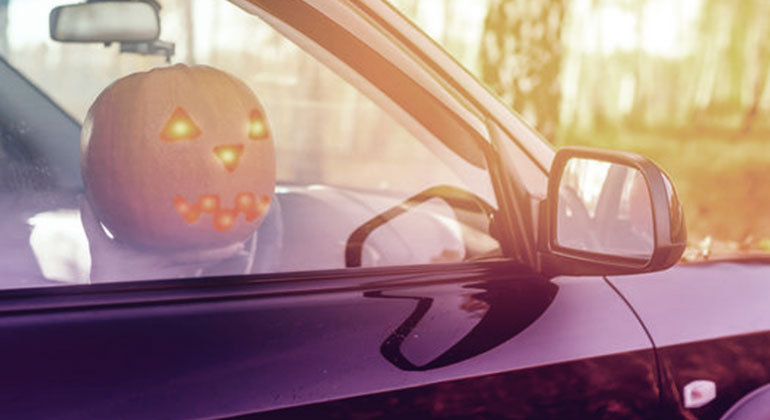 jackolantern in side mirror